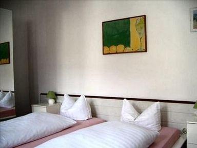 Hotel Cornelia Бад-Наухайм Экстерьер фото